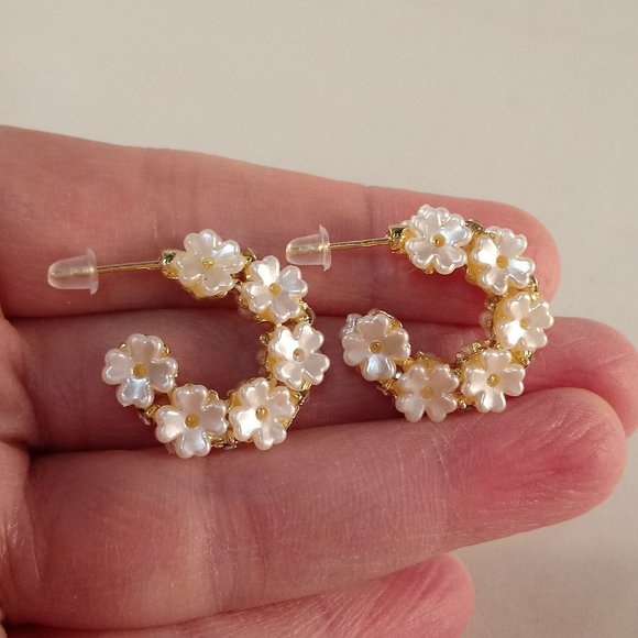 18K Gold Plated 925 Silver Pearl Flower Shape Beads Crystal Hoop Earrings 24mm - Picture 5 of 5